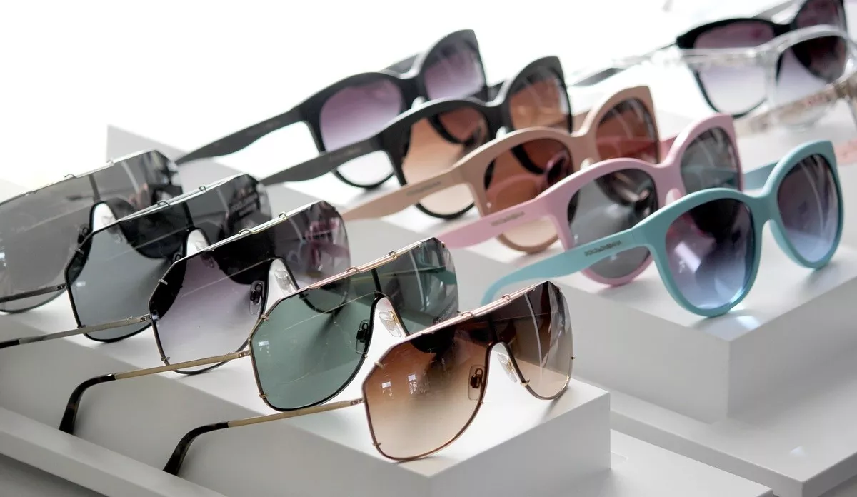 Доставка солнечных очков оптом из Китая через компанию ПЭК Гуанчжоу