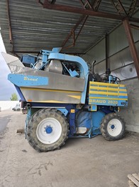 Комбайн для уборки винограда из Китая поставка с ПЭК Гуанчжоу в Россию