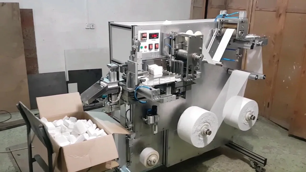 Станок по производству салфеток из Китая поставка с ПЭК Гуанчжоу в Россию